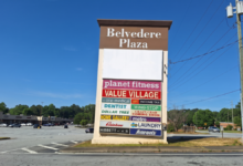 Belvedere Plaza Sinage withthe missing Kroger sign.