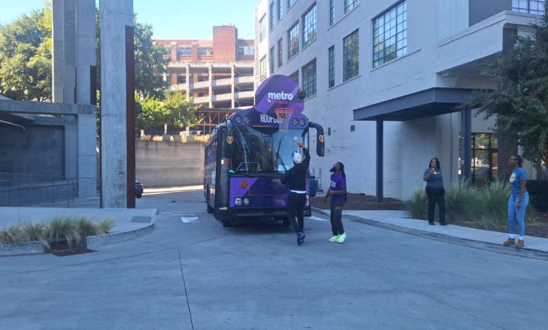 Metro Hoop Bus